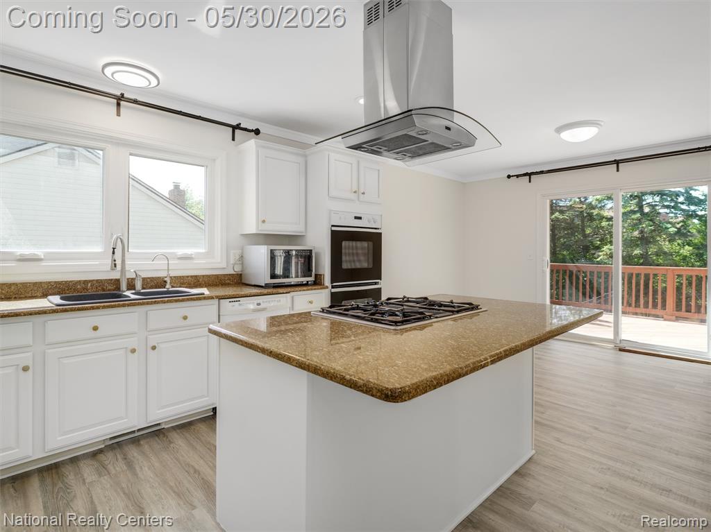 47245 N Pointe Drive, Canton, MI 48187 — Photo 19