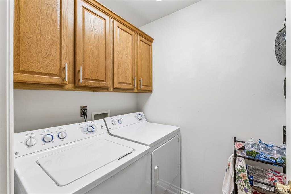 7039 Rosewood Drive, Flushing, MI 48433 — Photo 17