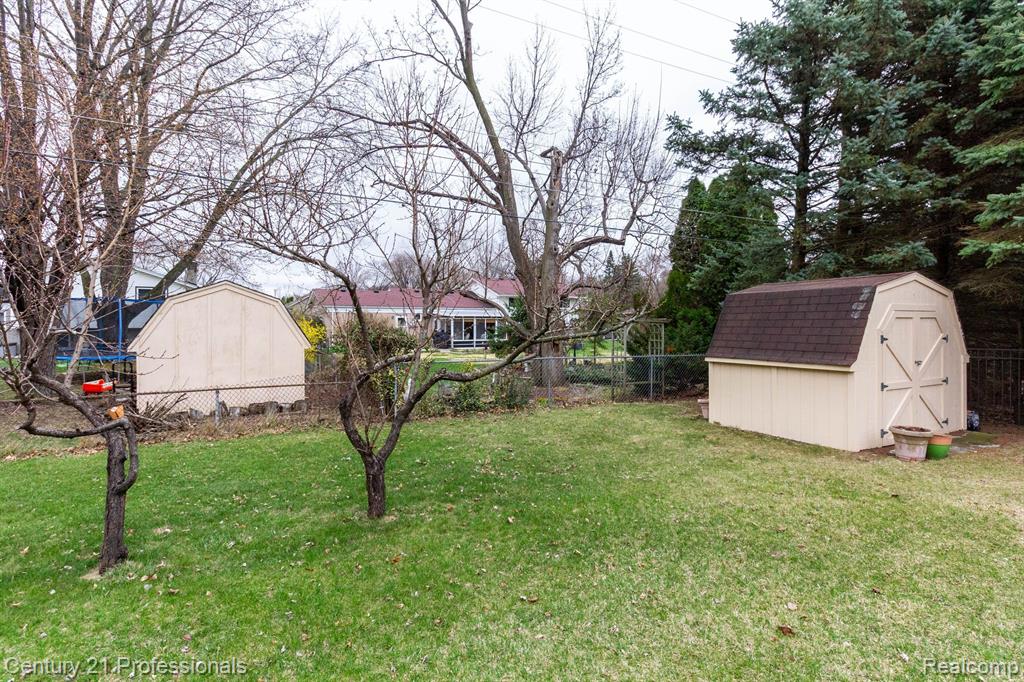 46498 HOUGHTON Drive, Shelby, MI 48315 — Photo 48
