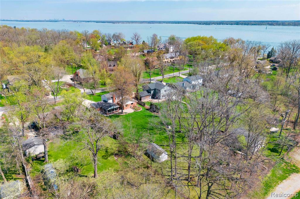 7611 Ferry Road, Grosse Ile, MI 48138 — Photo 9