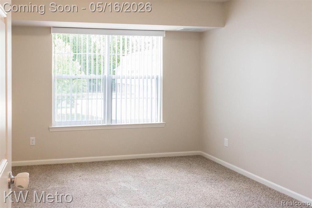 49144 W WOODS Drive, Shelby Twp, MI 48317 — Photo 9