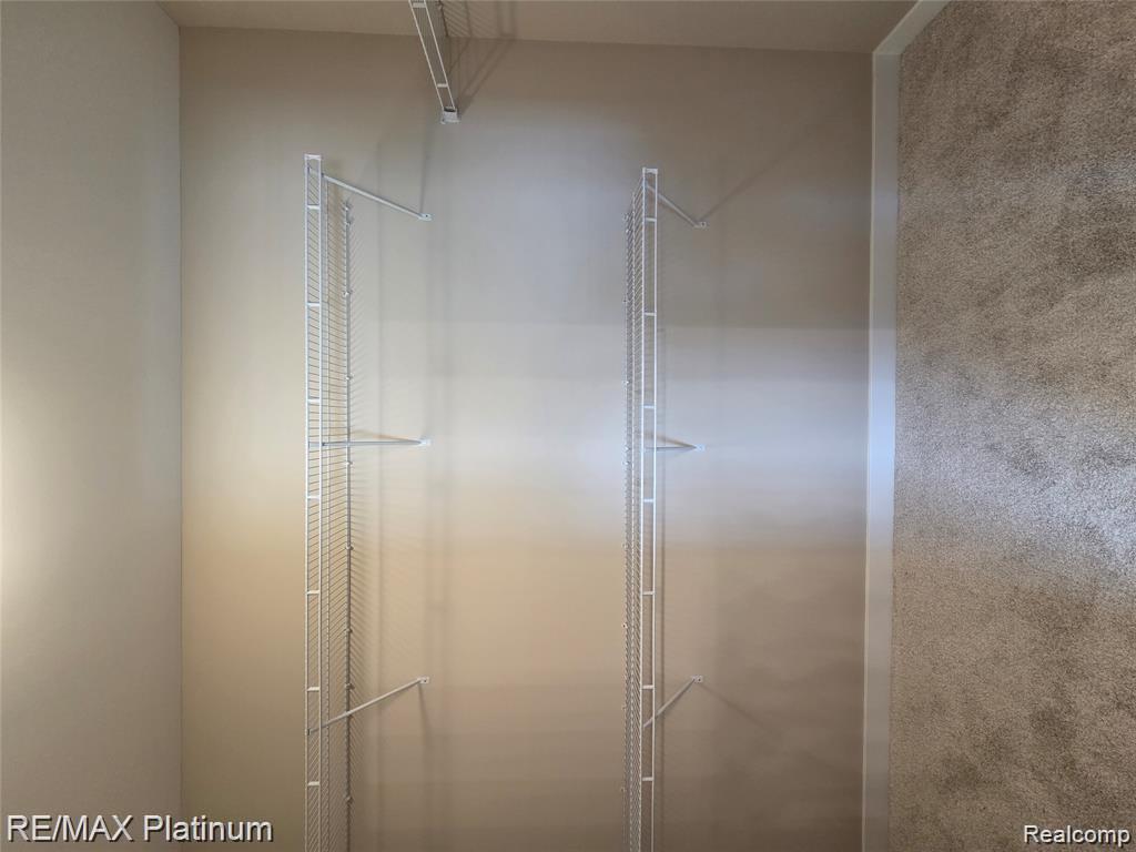 881 Oakwood Circle, 32, Fenton, MI 48430 — Photo 22