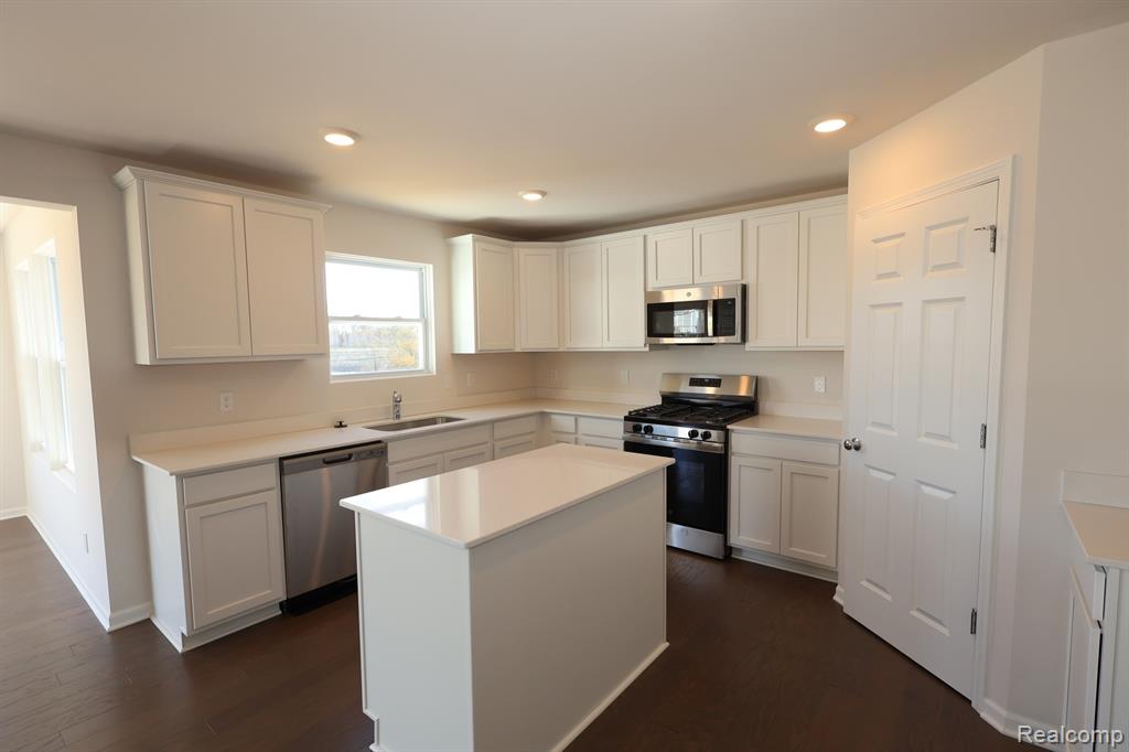420 Hidden River W, Holly, MI 48442 — Photo 5