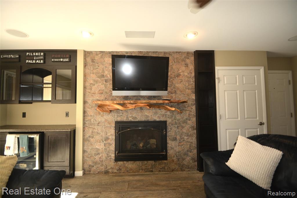 615 Willard Avenue, Rochester Hills, MI 48307 — Photo 18