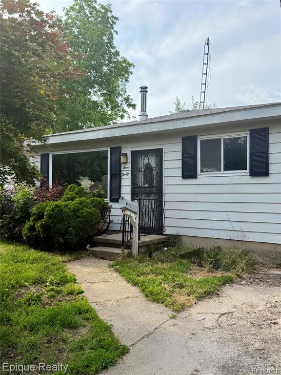 430 W Alma Avenue, Flint, MI 48505 — front exterior
