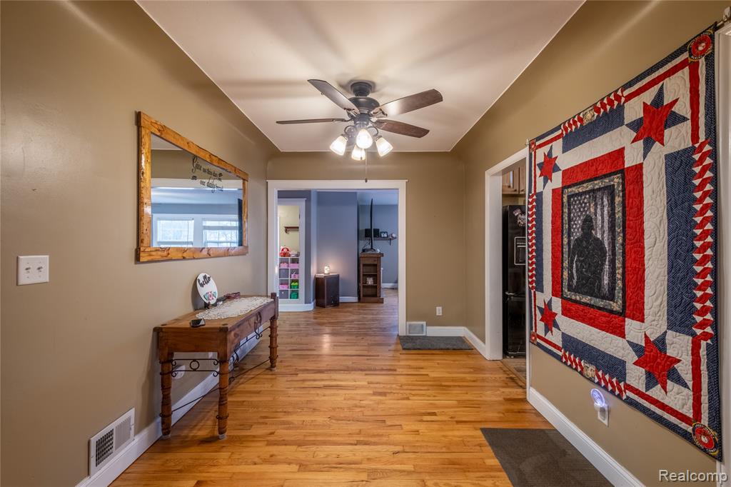 5526 Corunna Road, Flint, MI 48532 — Photo 11
