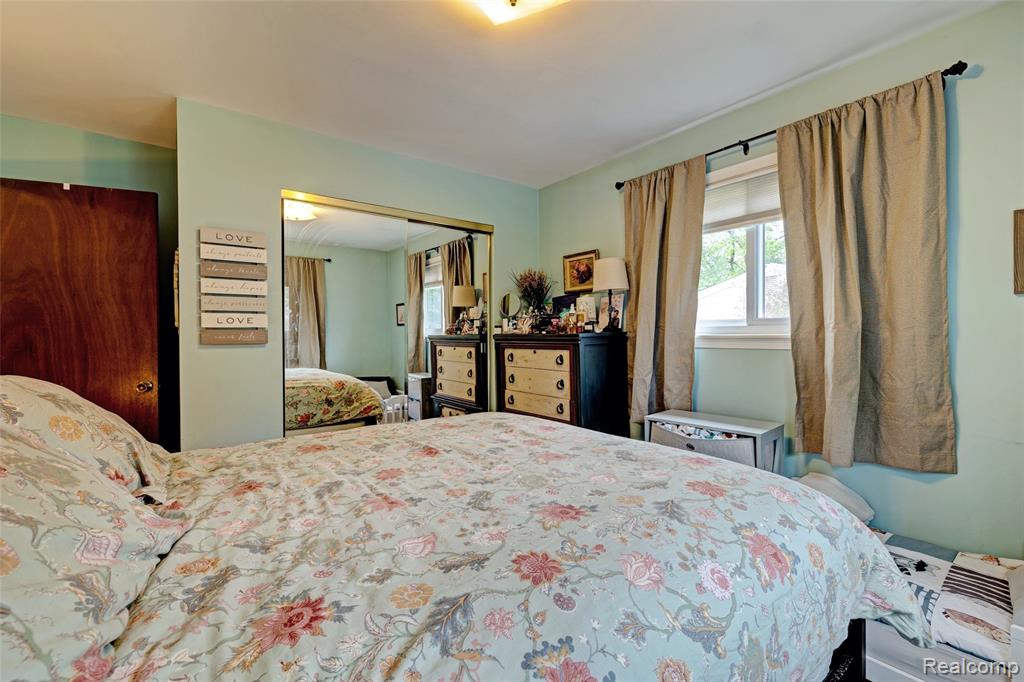 6437 Oriole Drive, Flint, MI 48506 — Photo 28