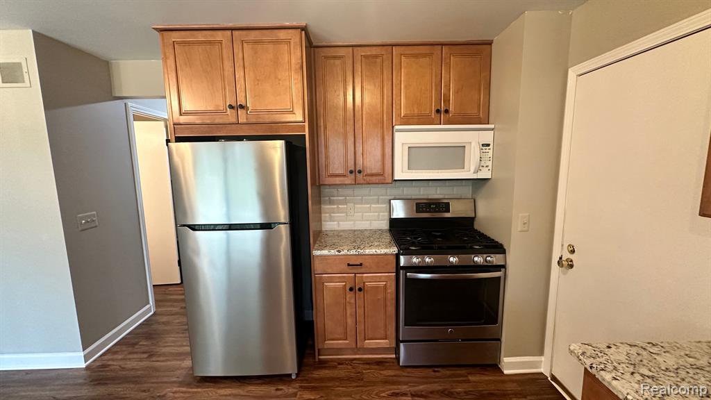 350 Timberwood Trail, Ortonville, MI 48462 — Photo 11