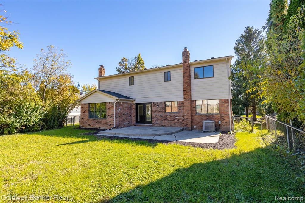 46038 SPINNING WHEEL Drive, Canton, MI 48187 — Photo 41