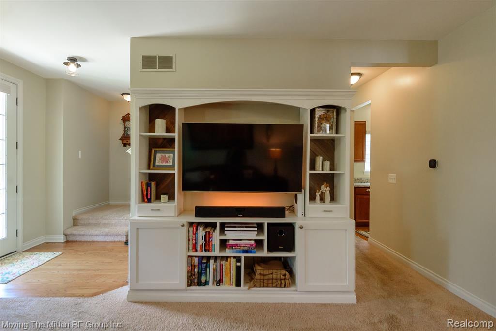 872 CONSTITUTION Street, Canton, MI 48188 — Photo 6