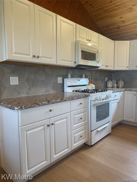 1834 Meadowview Street, Gladwin, MI 48624 — Photo 12