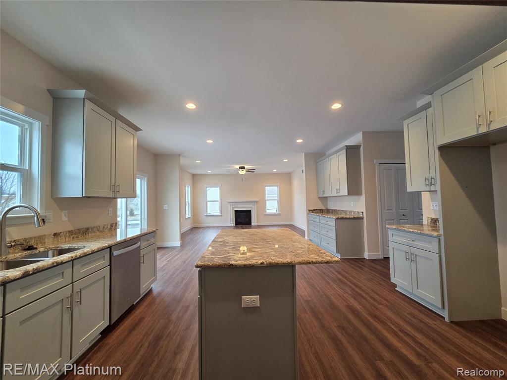 7484 SKYLAR Court, Swartz Creek, MI 48473 — Photo 6