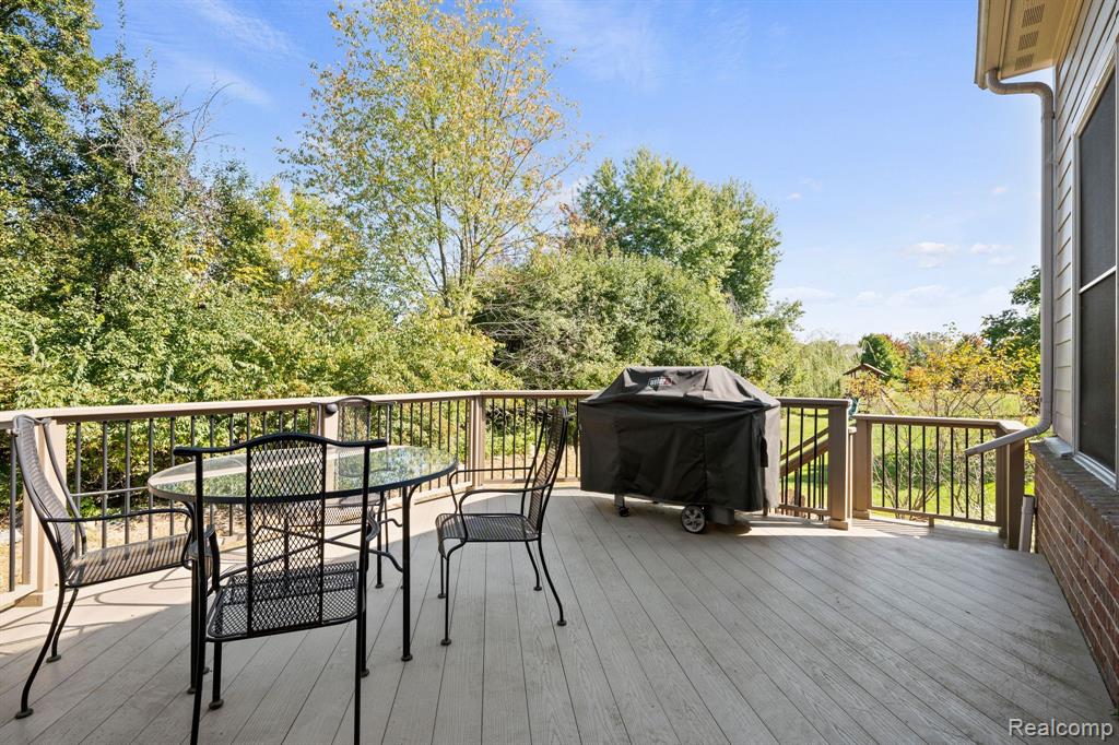 4128 BINGHAMPTON Court, Clarkston, MI 48348 — Photo 8