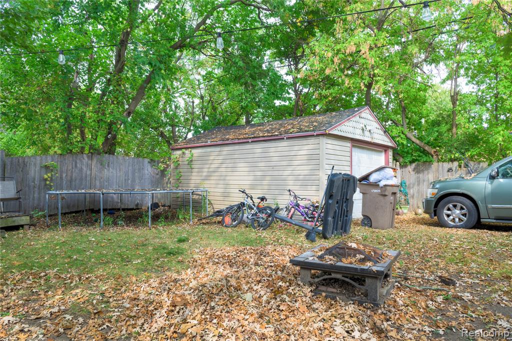 667 Raskob Street, Pontiac, MI 48340 — Photo 15