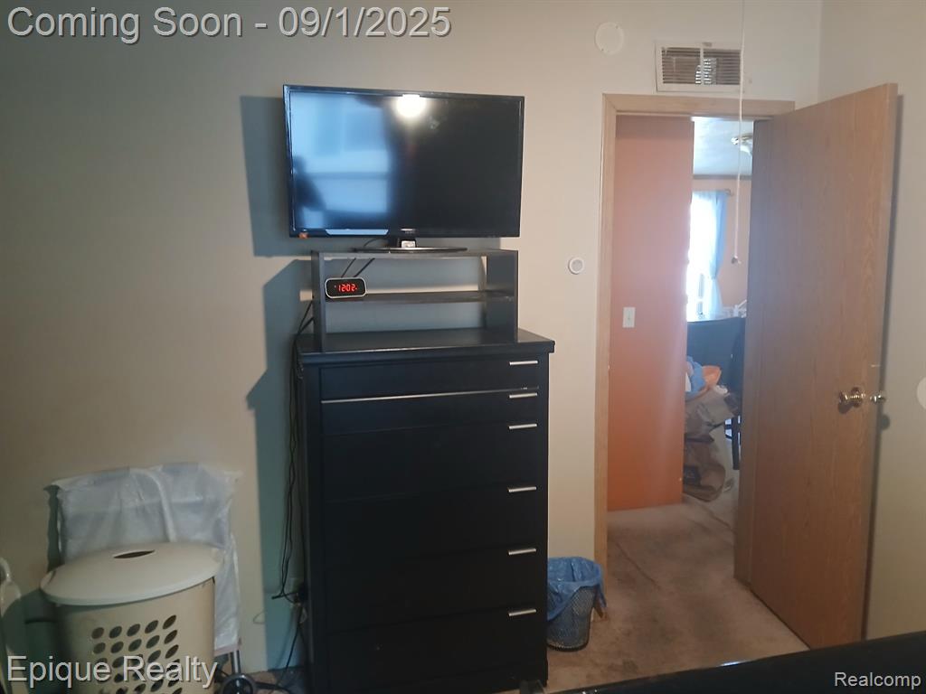 75 Carmell, Belleville, MI 48111 — Photo 16
