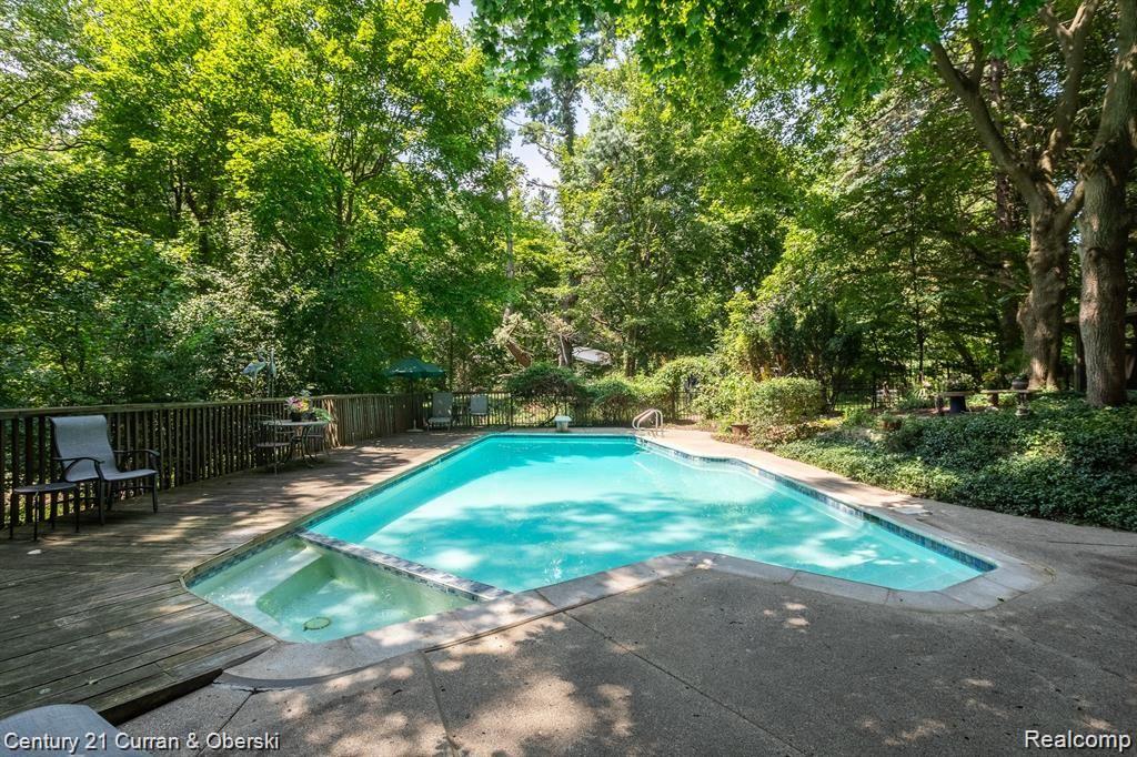 44253 CHEDWORTH Drive, Northville, MI 48167 — Photo 40