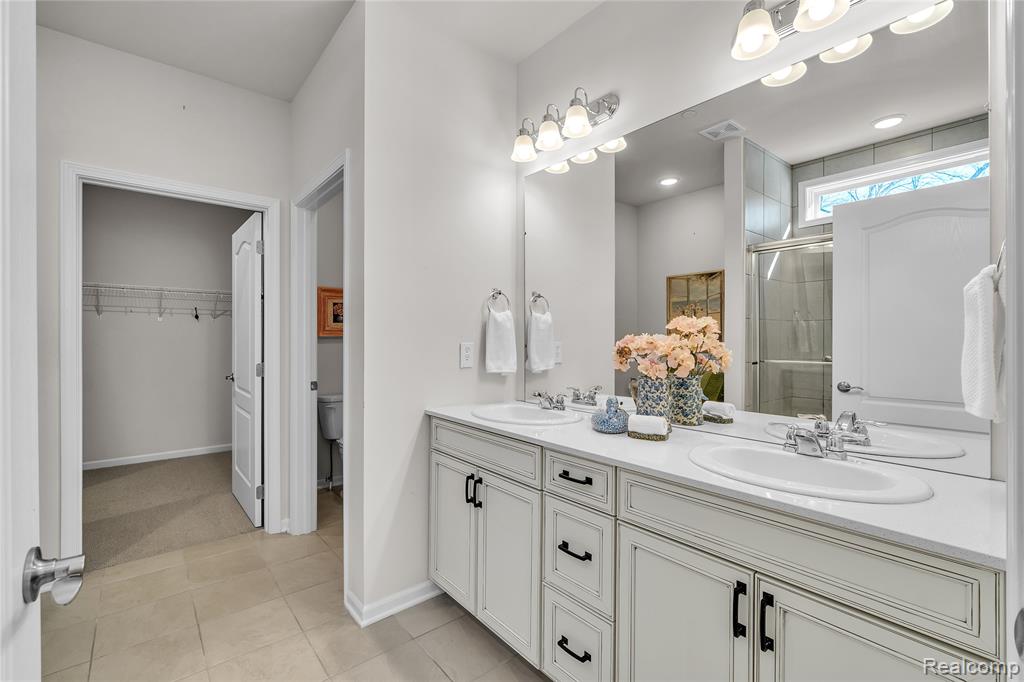 4633 CRESTWAY Drive, Brighton, MI 48116 — Photo 43