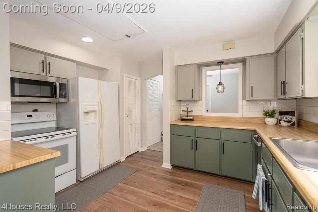 516 E Glass Road, Ortonville, MI 48462 — Photo 14