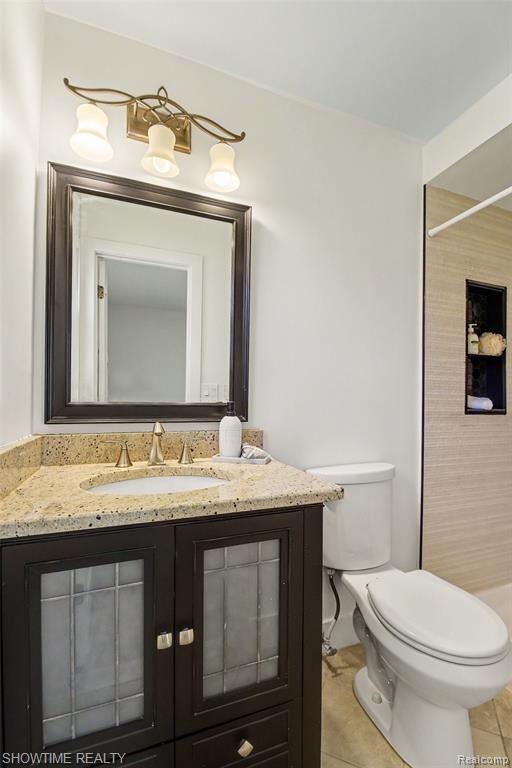 47726 Lexington Drive, Macomb, MI 48044 — Photo 15