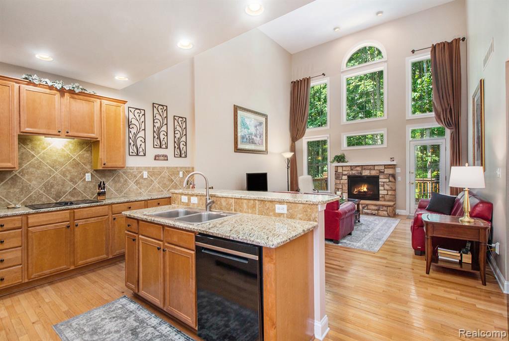 49674 Timber Trail, Novi, MI — Photo 9