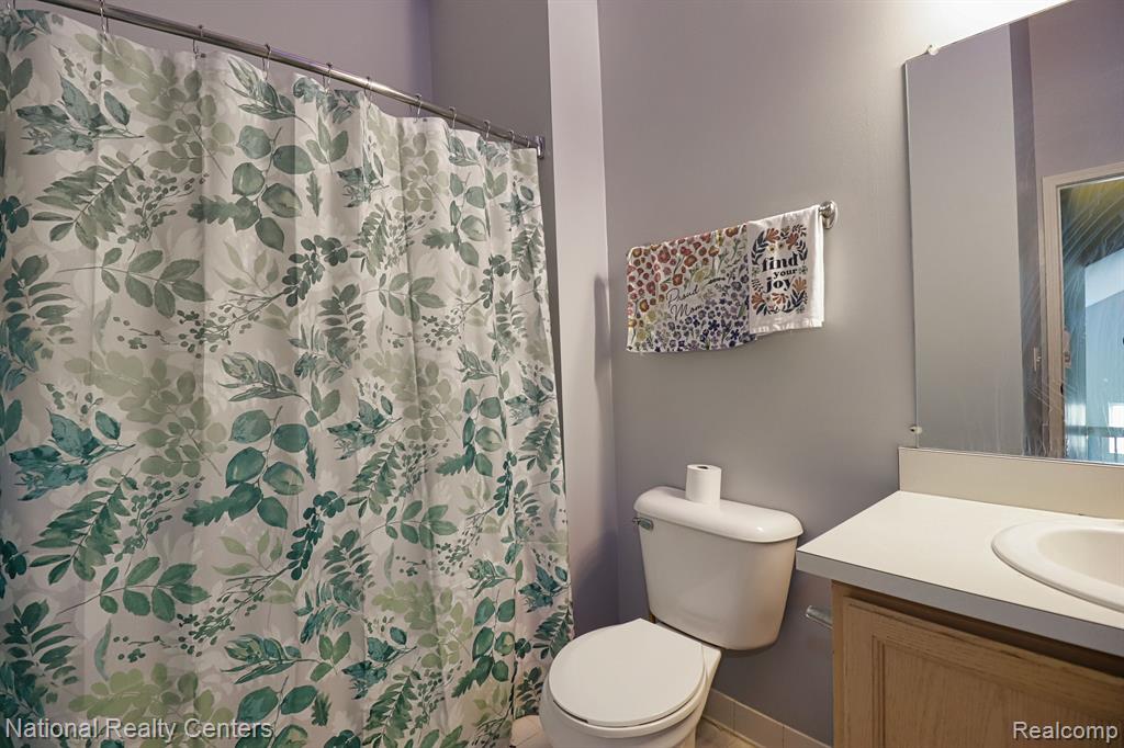 5626 Lockwood Drive, Waterford, MI 48329 — Photo 20