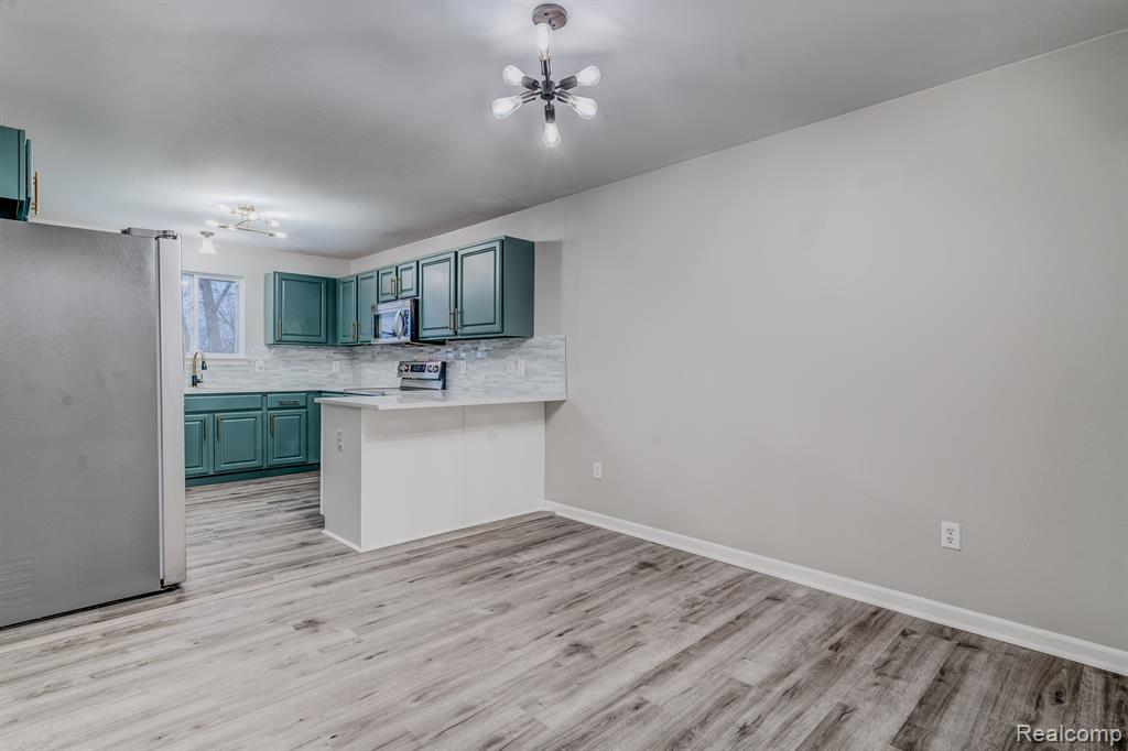 1111 FOUNTAIN VIEW Circle, South Lyon, MI 48178 — Photo 11