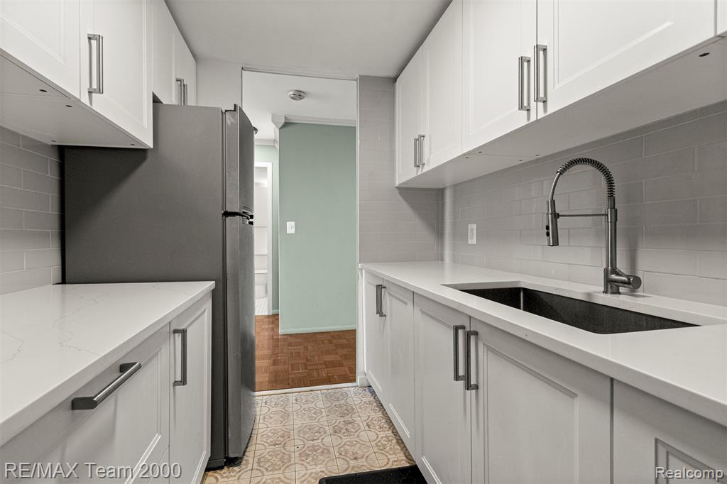 22700 GARRISON Street, 1105, Dearborn, MI 48124 — Photo 15