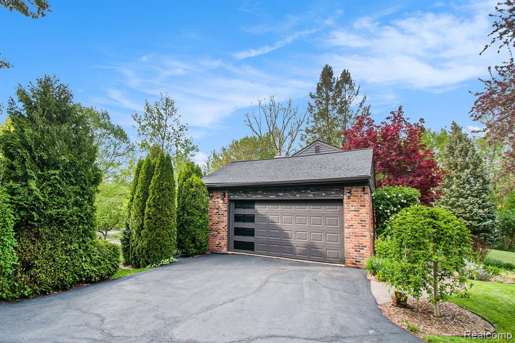 6457 Grand Circle Drive, Brighton, MI 48116 — Photo 29