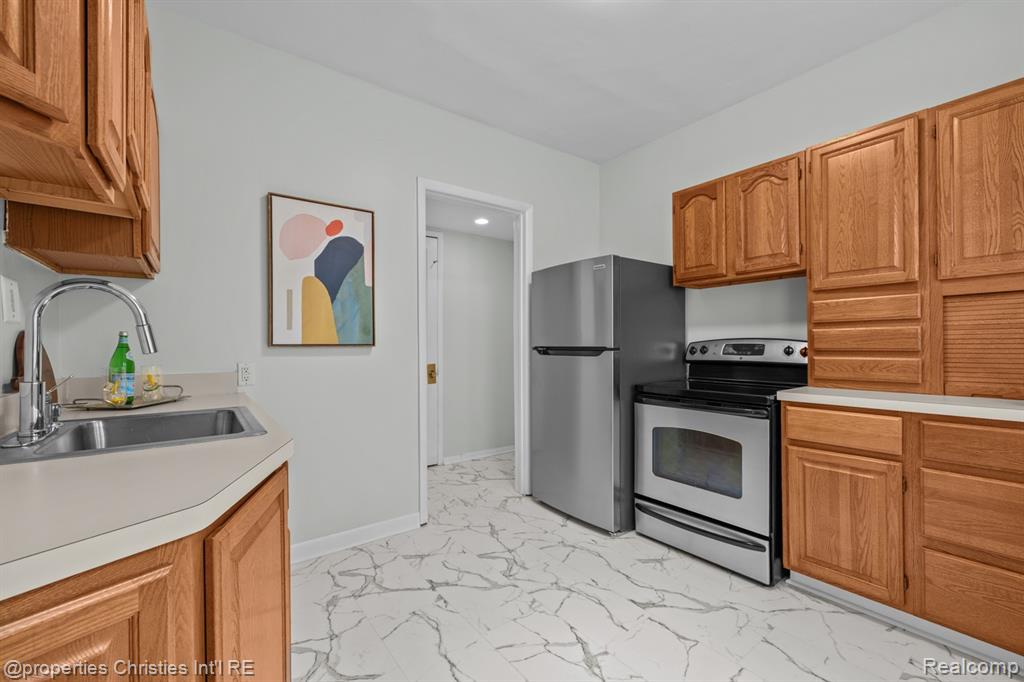 1093-95 Lakepointe Street, Grosse Pointe Park, MI 48230 — Photo 13