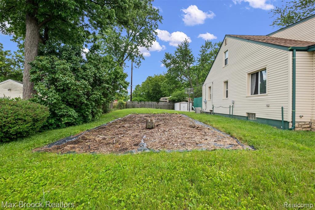 67 W Columbia Avenue, Pontiac, MI 48340 — Photo 27