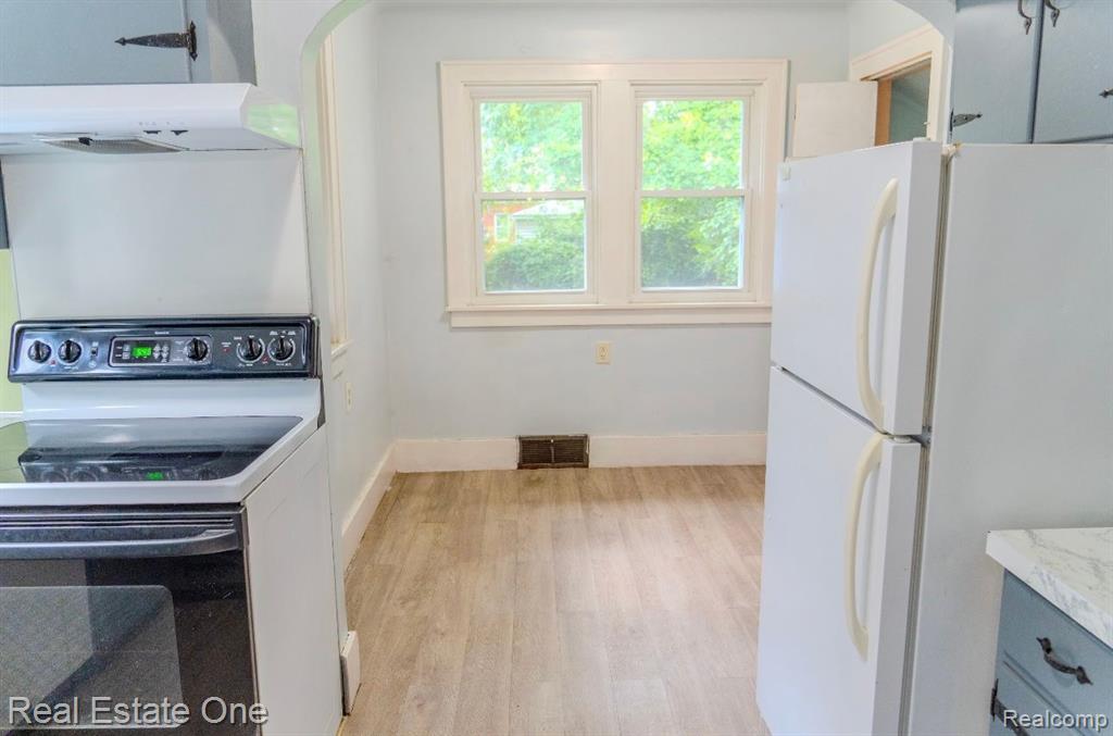 411 E MARSHALL Street, Ferndale, MI 48220 — Photo 8