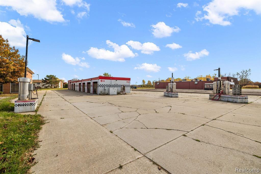 47720 Gratiot Avenue, New Baltimore, MI — Photo 3