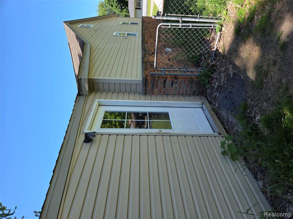 941 Burlingham Street, Oxford, MI 48371 — Photo 4