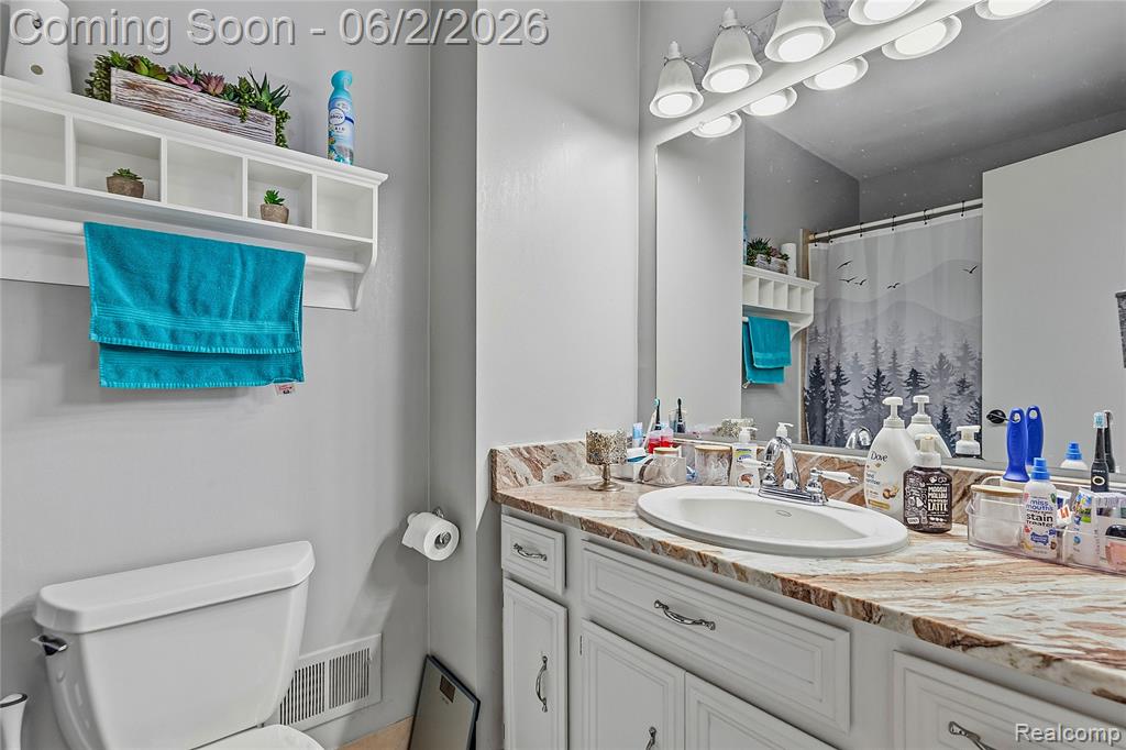 15794 Charleston Drive, Clinton Twp, MI 48038 — Photo 25