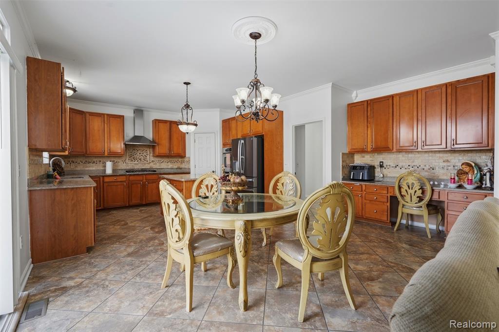 42575 Silverwood Drive, Sterling Heights, MI 48314 — Photo 10