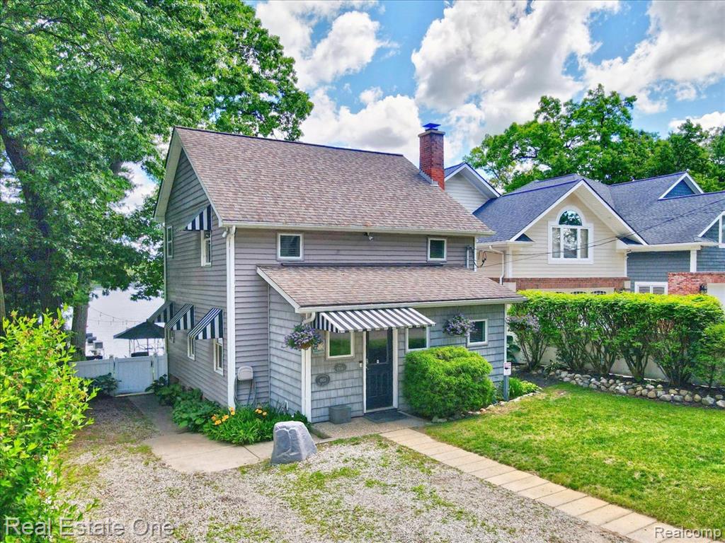 836 Pine Tree Road W, Lake Orion, MI 48362 — Photo 45