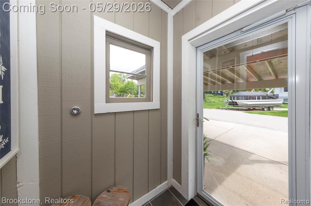 7900 DETROIT Boulevard, West Bloomfield, MI 48323 — Photo 16