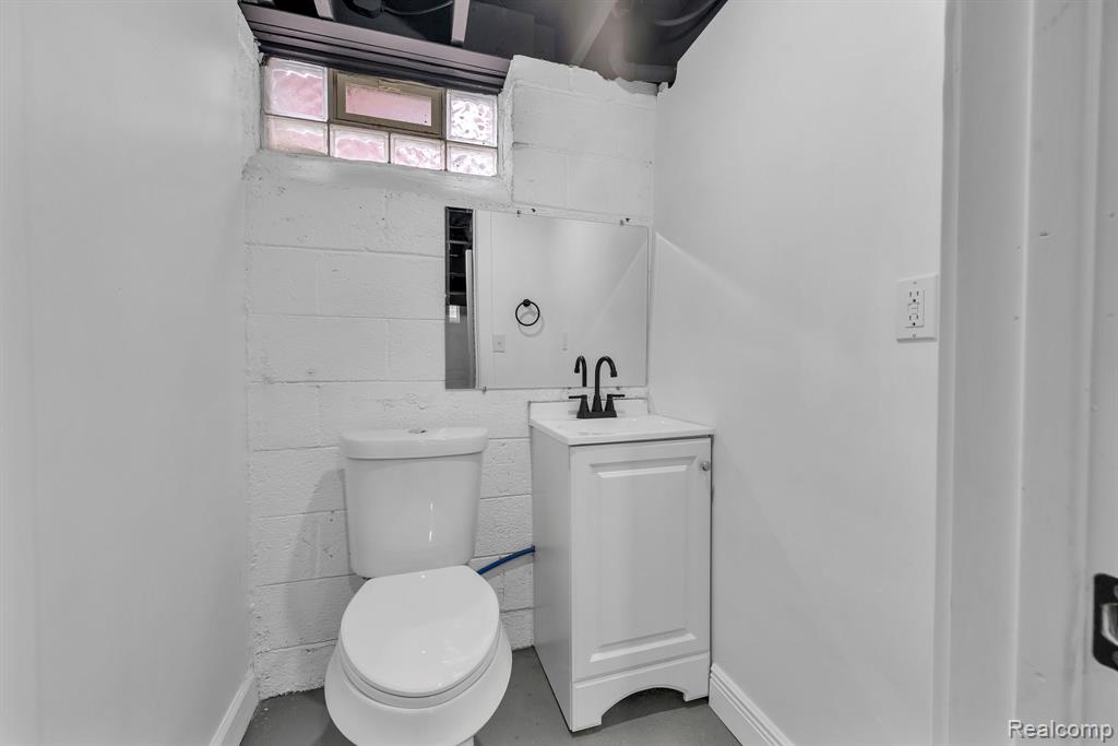 8285 Cheyenne Street, Detroit, MI 48228 — Photo 30