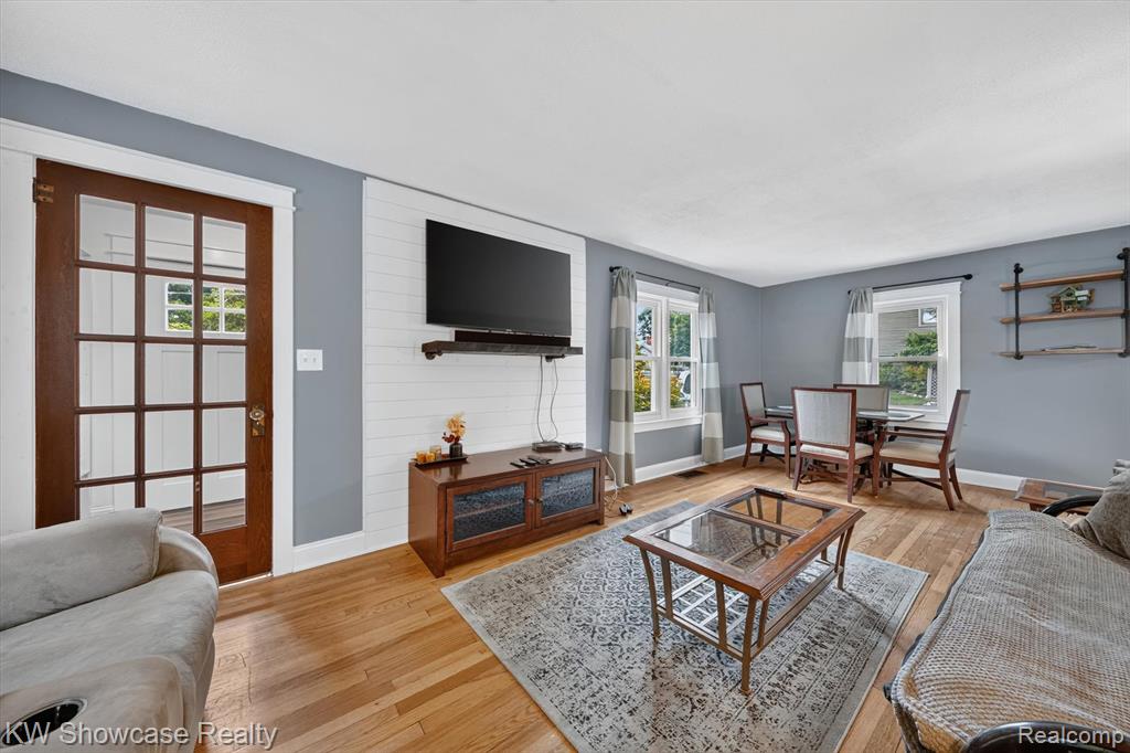 407 Broadway, Davisburg, MI 48350 — Photo 8