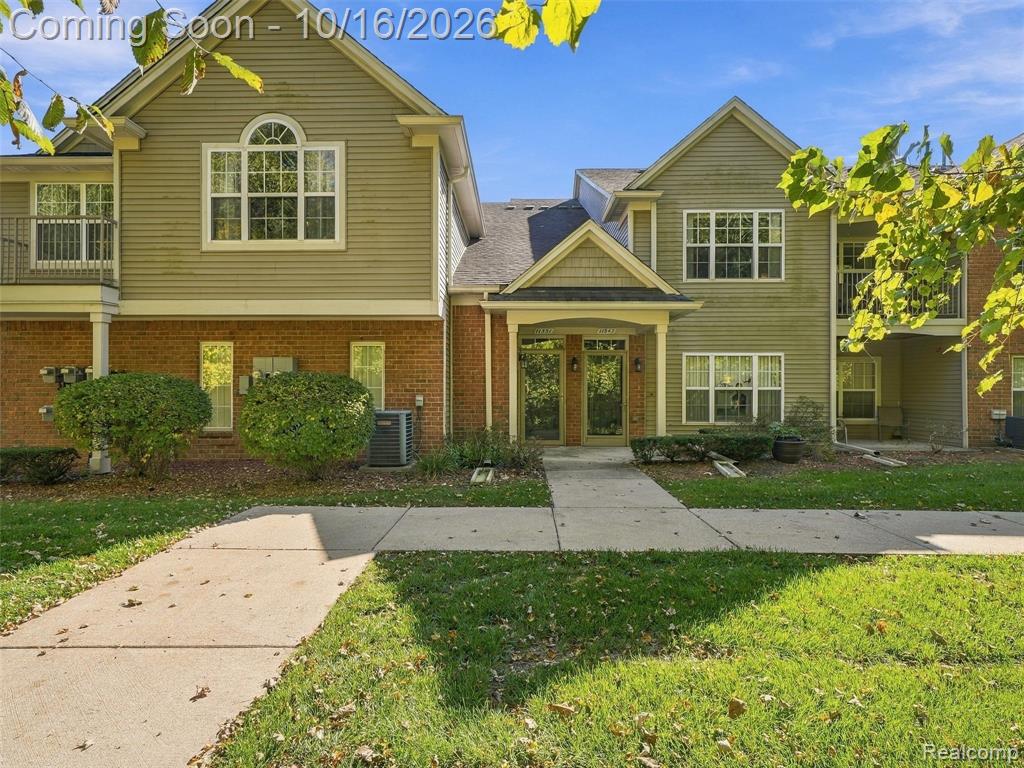 11351 N Woods Drive, Shelby Twp, MI 48317