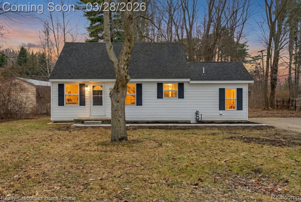 3981 Pine Grove Avenue, Fort Gratiot, MI 48059 — front exterior