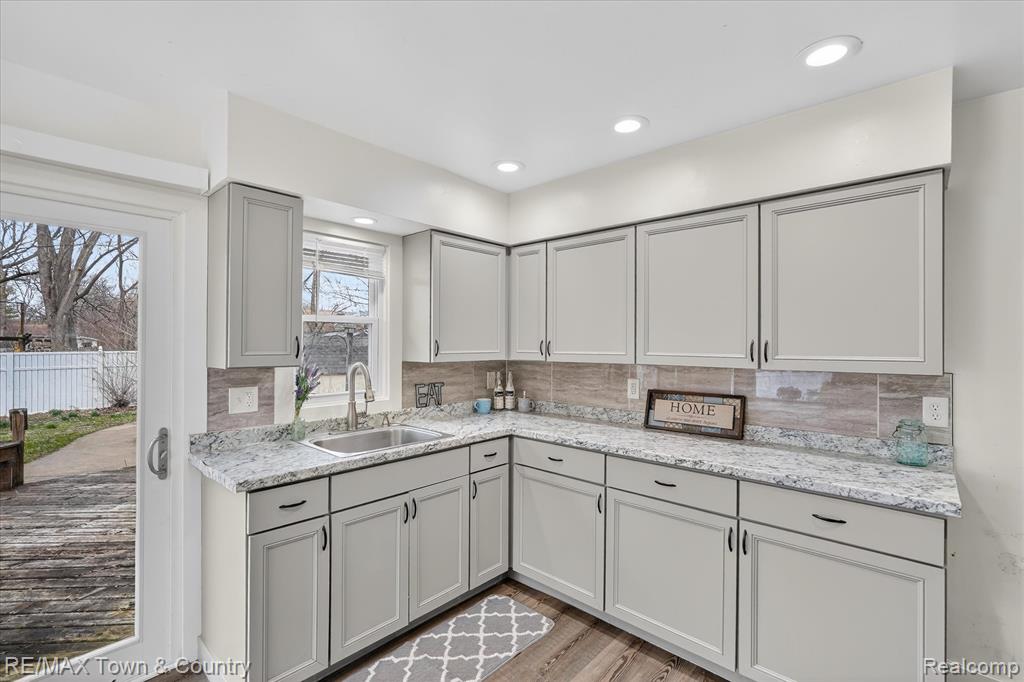 3384 Clement Street, Flint, MI 48504 — Photo 4