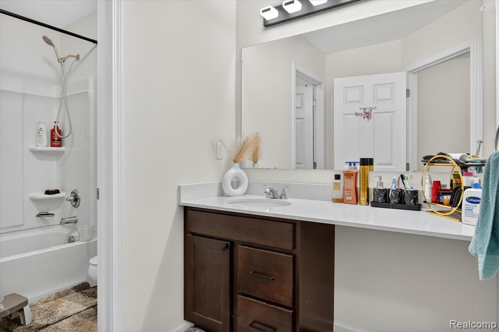 58676 Losino Drive, South Lyon, MI 48178 — Photo 27