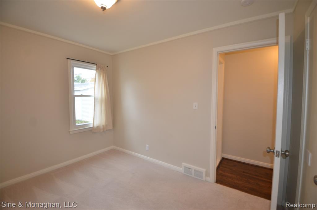 421 W Kalama Avenue S, Madison Heights, MI 48071 — Photo 31