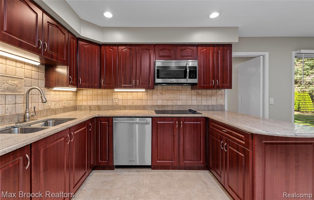 5163 Woodlands Drive, Bloomfield Hills, MI 48302 — Photo 6