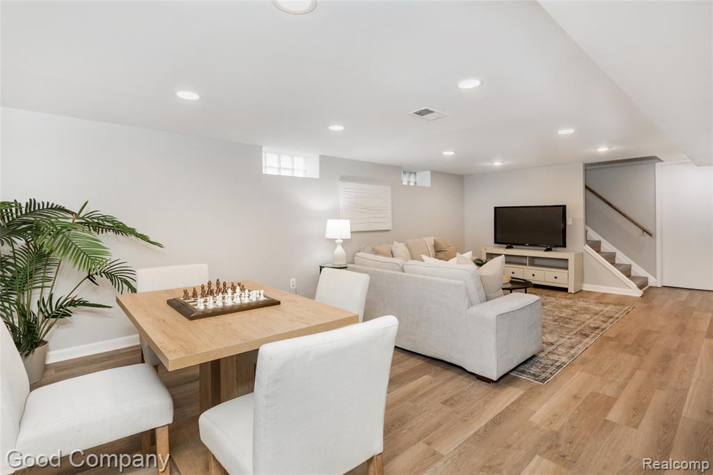 702 Orchard View Drive, Royal Oak, MI 48073 — Photo 25