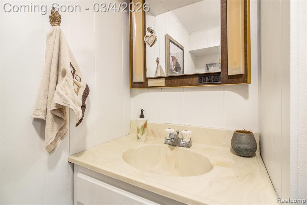 5794 Shetland Way, Waterford, MI 48327 — Photo 23
