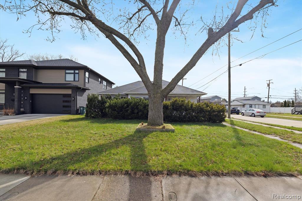 4302 MANDALAY Avenue, Royal Oak, MI 48073 — front exterior
