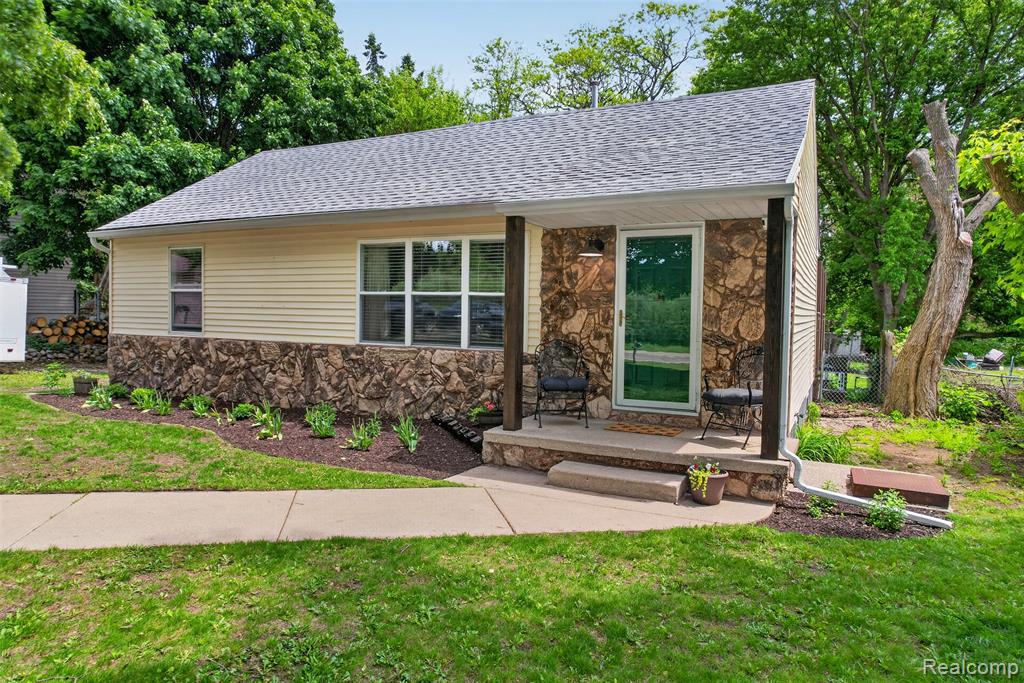 5045 Culver Road, Brighton, MI 48114 — Photo 2