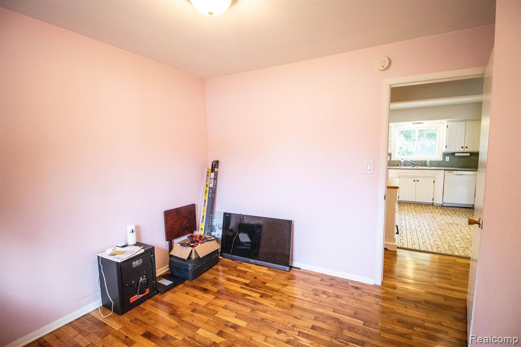 5369 Devon Court, Flint, MI 48532 — Photo 13